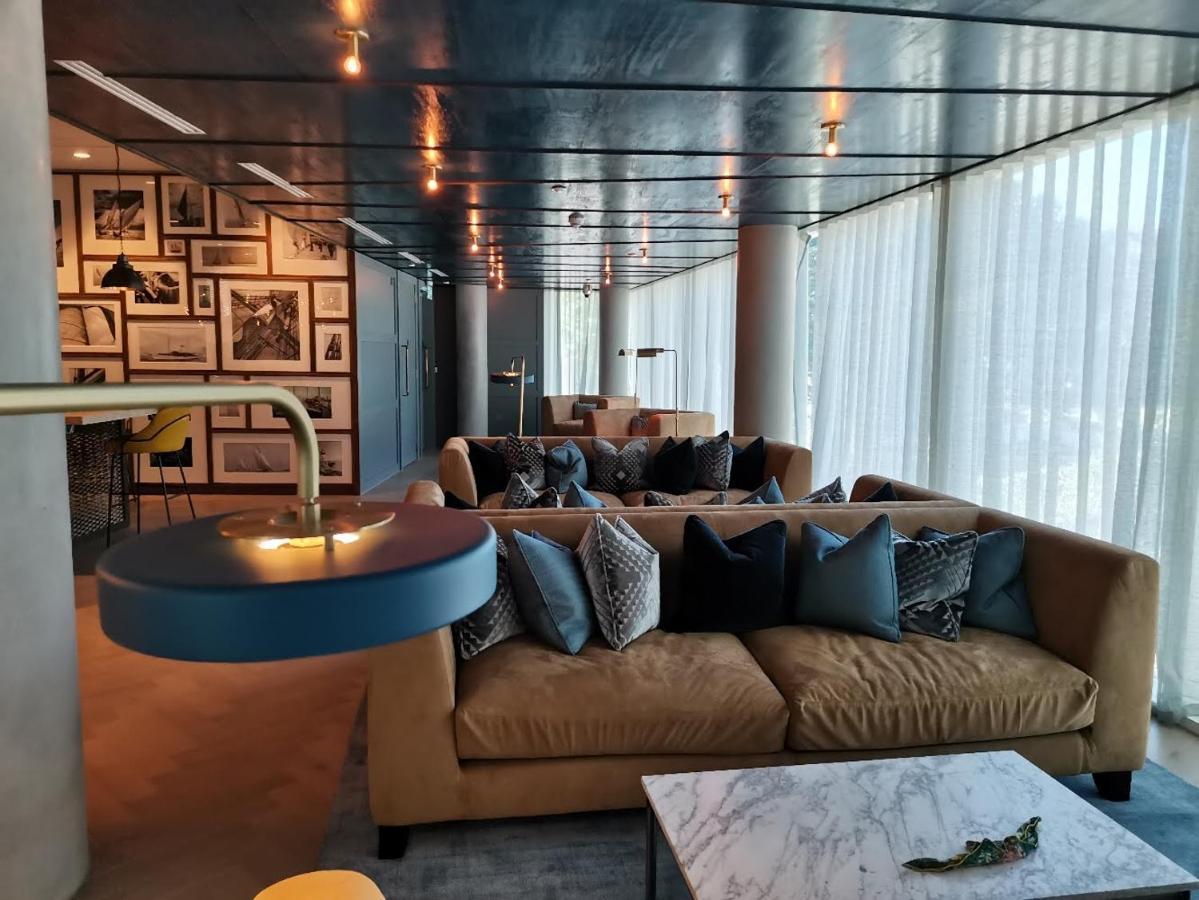 Charles Hope Canary Wharf South Quay ロンドン エクステリア 写真