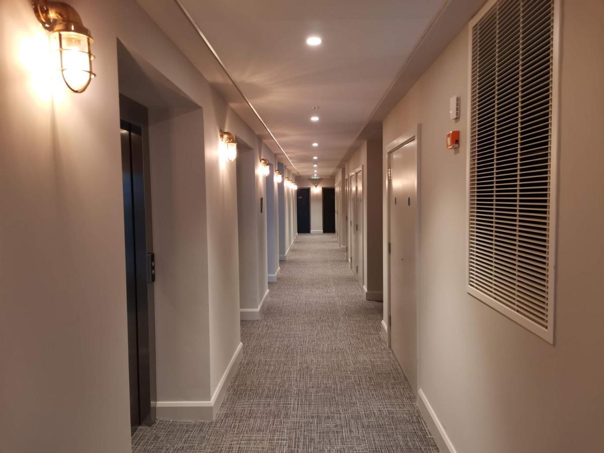 Charles Hope Canary Wharf South Quay ロンドン エクステリア 写真