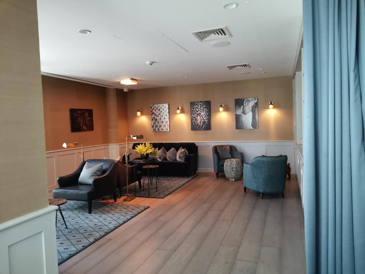 Charles Hope Canary Wharf South Quay ロンドン エクステリア 写真