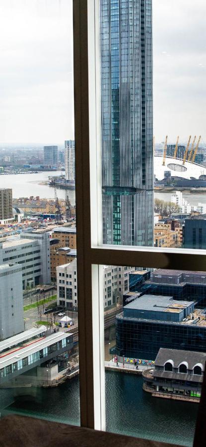Charles Hope Canary Wharf South Quay ロンドン エクステリア 写真